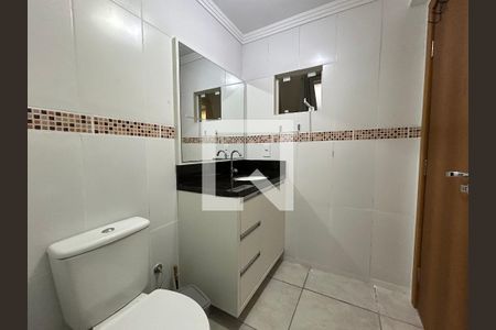 Banheiro de apartamento para alugar com 1 quarto, 20m² em Pantanal, Florianópolis