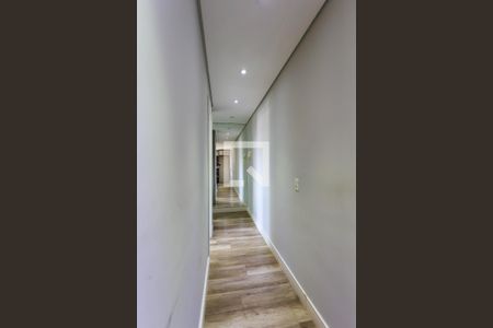 corredor de apartamento para alugar com 2 quartos, 47m² em Jardim Helga, São Paulo