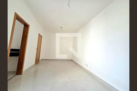 Sala de casa à venda com 3 quartos, 130m² em Itapoã, Belo Horizonte