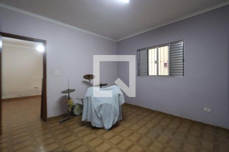 Quarto 2 de casa para alugar com 3 quartos, 120m² em Parque Santa Madalena, São Paulo