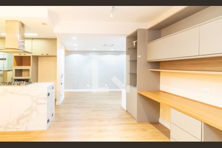 Apartamento à venda com 2 quartos, 70m² em Belvedere, Belo Horizonte