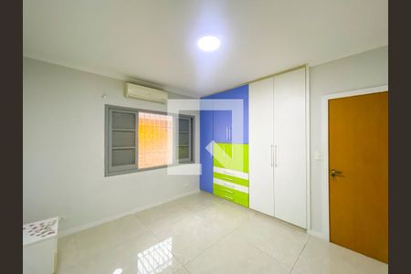 Quarto 2 de casa à venda com 3 quartos, 400m² em Vila Medeiros, São Paulo