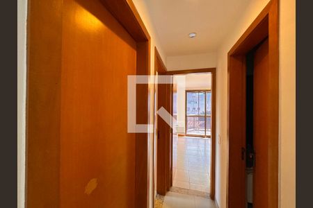 Corredor de apartamento para alugar com 3 quartos, 160m² em Recreio dos Bandeirantes, Rio de Janeiro