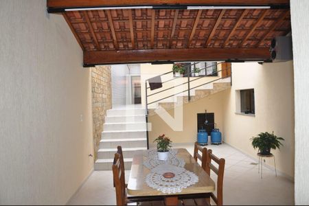 Casa à venda com 4 quartos, 263m² em Vila Camilópolis, Santo André