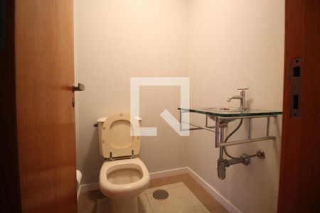 Lavabo de apartamento para alugar com 3 quartos, 242m² em Rio Branco, Porto Alegre