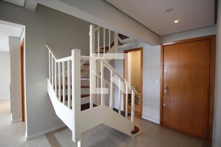 Escada de apartamento para alugar com 3 quartos, 242m² em Rio Branco, Porto Alegre