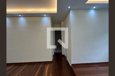 Corredor de apartamento para alugar com 2 quartos, 55m² em Vila Valqueire, Rio de Janeiro