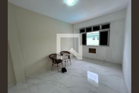 Quarto 1 de apartamento para alugar com 2 quartos, 55m² em Vila Valqueire, Rio de Janeiro