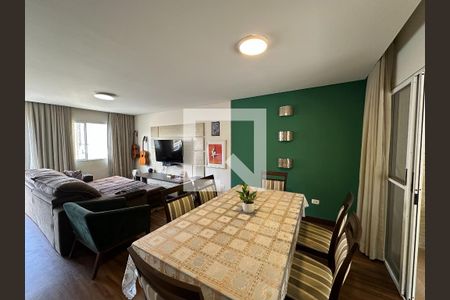 Sala de casa de condomínio para alugar com 4 quartos, 135m² em Loteamento Villa Branca, Jacareí
