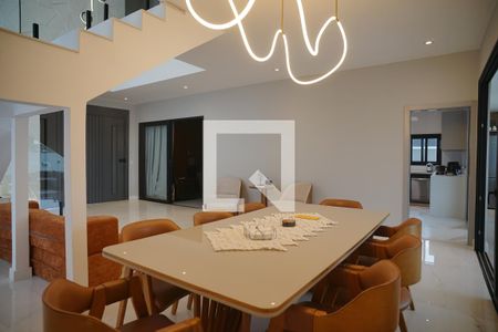 Sala de casa de condomínio para alugar com 4 quartos, 370m² em Cajueiros, Maricá