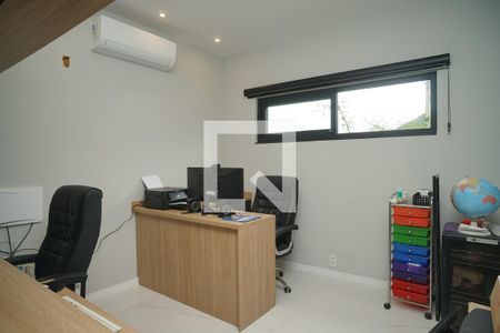 Escritório de casa de condomínio para alugar com 4 quartos, 370m² em Cajueiros, Maricá