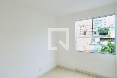 Quarto de apartamento para alugar com 2 quartos, 60m² em Sagrada Família, Belo Horizonte