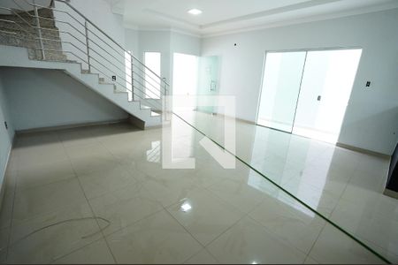 Casa para alugar com 3 quartos, 239m² em Jardim Atlântico , Goiânia