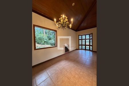 Sala de casa de condomínio à venda com 5 quartos, 204m² em Retiro do Chalé, Brumadinho