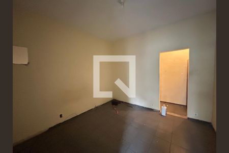 Quarto de casa para alugar com 1 quarto, 34m² em Vila Valqueire, Rio de Janeiro