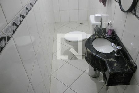 Banheiro 1 de casa para alugar com 2 quartos, 215m² em Taboão, Guarulhos