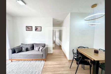 Detalhe Sala de apartamento para alugar com 2 quartos, 47m² em Vila das Bandeiras, Guarulhos