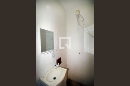 Banheiro de apartamento para alugar com 1 quarto, 35m² em Penha, Rio de Janeiro