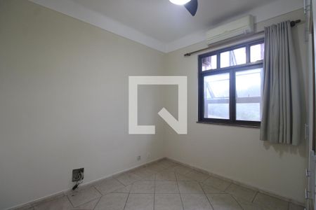 Quarto 1 de casa para alugar com 3 quartos, 300m² em Pechincha, Rio de Janeiro