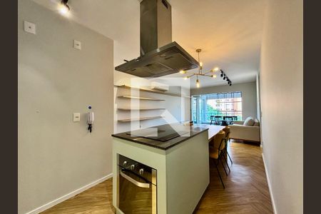 Cozinha de apartamento à venda com 2 quartos, 80m² em Pinheiros, São Paulo