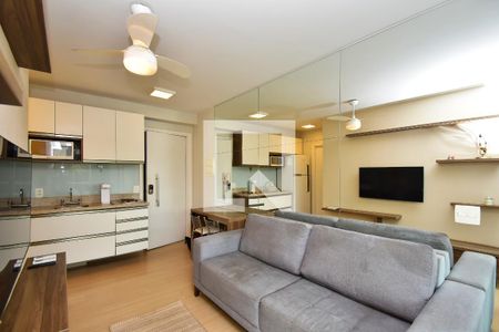 Sala de estar de apartamento para alugar com 1 quarto, 37m² em Vila Madalena, São Paulo