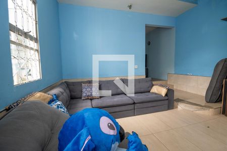 Sala de casa para alugar com 3 quartos, 636m² em Arcadia, Contagem