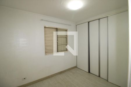 Quarto 1 de apartamento para alugar com 2 quartos, 50m² em Vila Carmosina, São Paulo