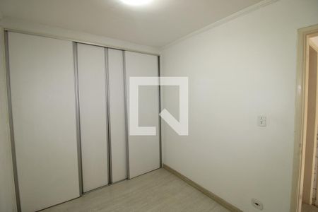 Quarto 1 de apartamento para alugar com 2 quartos, 50m² em Vila Carmosina, São Paulo