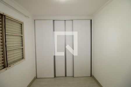 Quarto 1 de apartamento para alugar com 2 quartos, 50m² em Vila Carmosina, São Paulo