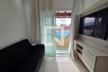Sala de casa de condomínio para alugar com 2 quartos, 61m² em Jardim Melvi, Praia Grande