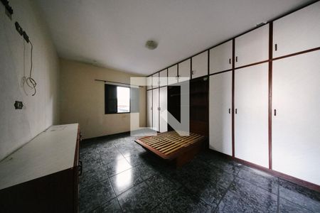 Quarto 1 de casa para alugar com 3 quartos, 250m² em Parque Savoi City, São Paulo