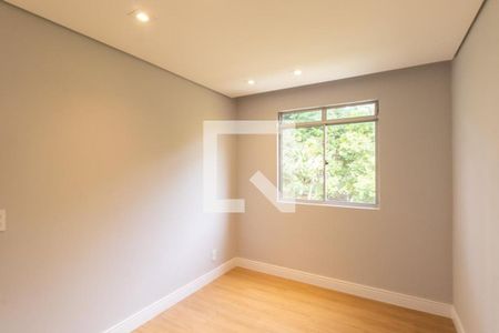 Quarto 2 de apartamento à venda com 2 quartos, 45m² em Santa Cândida, Curitiba