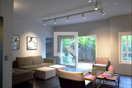 Sala de estar de casa à venda com 4 quartos, 312m² em Jardim Europa, São Paulo