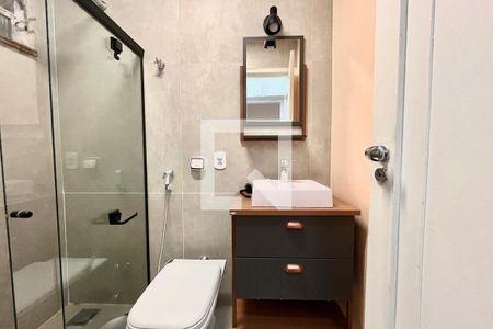 Banheiro  de apartamento para alugar com 1 quarto, 52m² em Copacabana, Rio de Janeiro