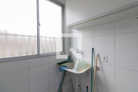 Sala/Cozinha/Área de Serviço  de apartamento para alugar com 2 quartos, 47m² em Jardim Santa Teresinha, São Paulo