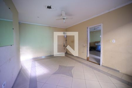 Sala de casa para alugar com 4 quartos, 250m² em Vila Paranagua, São Paulo