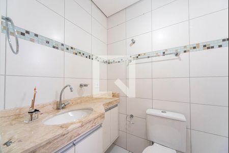 Banheiro  de apartamento para alugar com 2 quartos, 46m² em Parque Industriario, Santo André