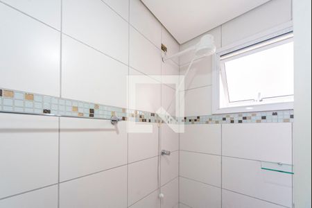 Banheiro  de apartamento para alugar com 2 quartos, 46m² em Parque Industriario, Santo André
