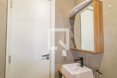 Banheiro de casa de condomínio à venda com 2 quartos, 45m² em Rio Branco, Canoas
