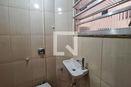 Banheiro de apartamento para alugar com 1 quarto, 27m² em Centro, Niterói
