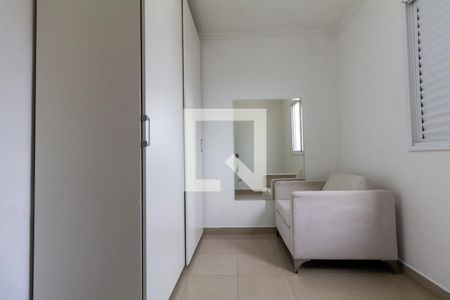 Quarto 1 de apartamento para alugar com 2 quartos, 54m² em Vila Santa Isabel, São Paulo
