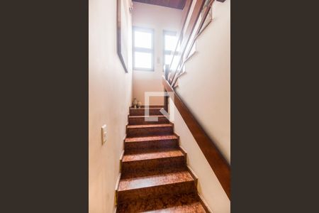 Escada de casa à venda com 4 quartos, 420m² em Alphaville, Santana de Parnaíba