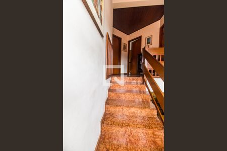 Escada de casa à venda com 4 quartos, 420m² em Alphaville, Santana de Parnaíba