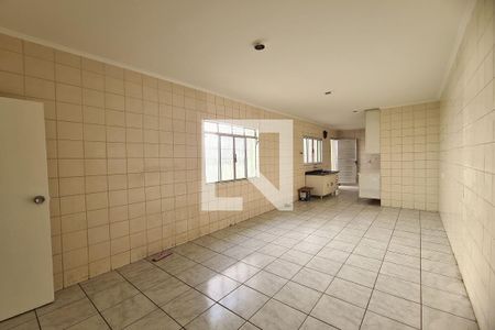 Cozinha de casa para alugar com 2 quartos, 65m² em Vila Ivone, São Paulo