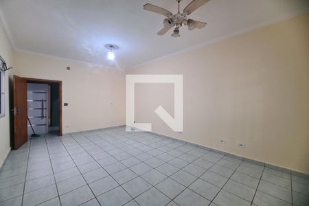 Sala de casa para alugar com 2 quartos, 65m² em Vila Ivone, São Paulo