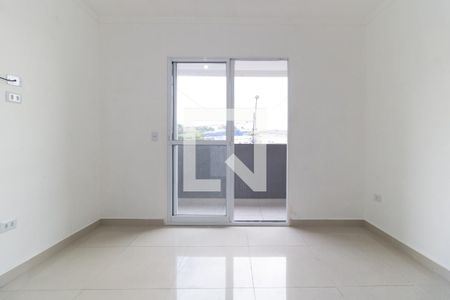 Quarto 1 de casa para alugar com 2 quartos, 55m² em Jardim Tenani, São Paulo