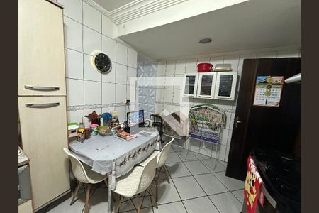 Cozinha de apartamento para alugar com 3 quartos, 100m² em Vila Voturuá, São Vicente