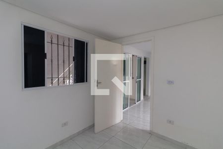 Quarto 2 de casa para alugar com 2 quartos, 70m² em Vila Luzimar, São Paulo