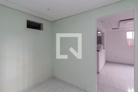 Quarto 1 de casa para alugar com 2 quartos, 70m² em Vila Luzimar, São Paulo