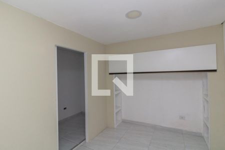 Quarto 2 de casa para alugar com 2 quartos, 70m² em Vila Luzimar, São Paulo